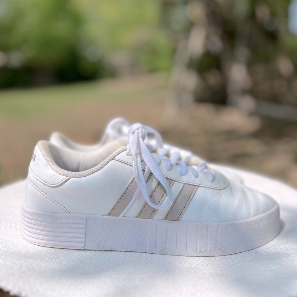 Adidas Woman White Sneaker Size 7